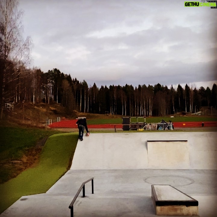 Pat Duffy Instagram - Ice c🥶ld Ollie for @etniesskateboarding @etniesskateboarding thanks for always keeping Duffy’s laced/slipped up 🙏🏻💯 @etniesskateboarding