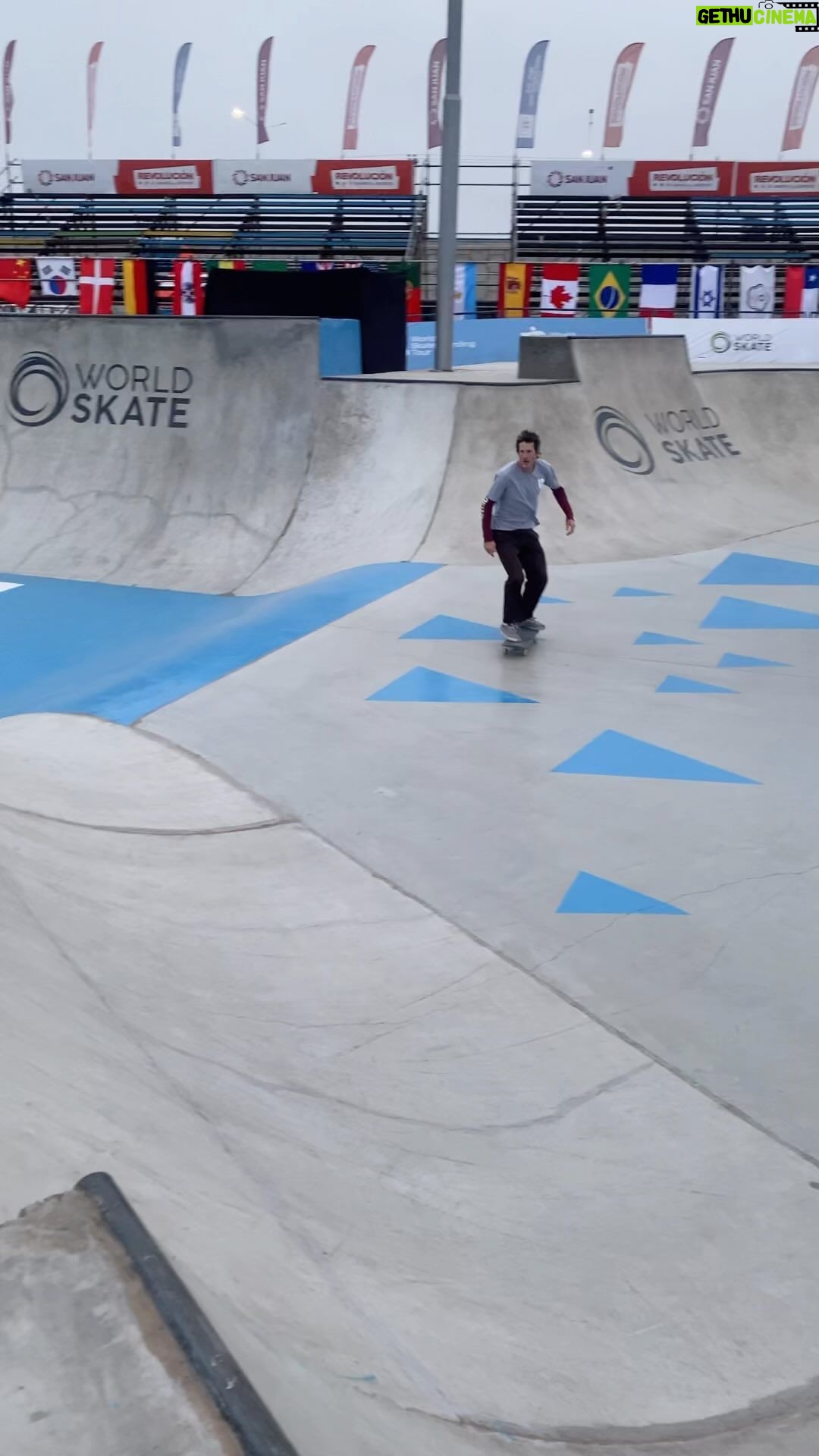 Pat Duffy Instagram - Uno Mas!! 🇦🇷📼 @carlospiolho @planbofficial @etniesskateboarding @ojwheels @independenttrucks @biggestlittleskateco @paradoxgrip @fkdbearings @og.labs.genetics