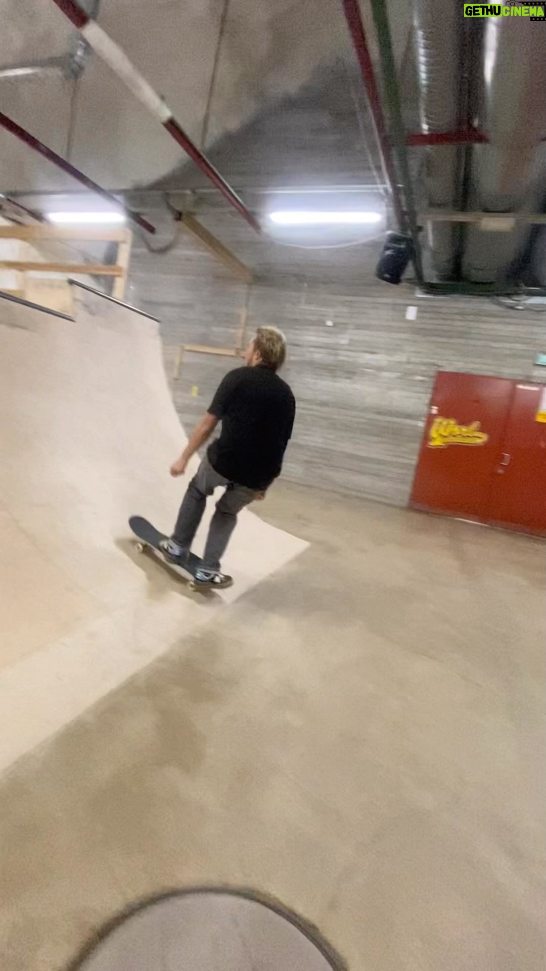 Pat Duffy Instagram - Couple clips right at the buzzer last night w/ mi amigo Hemie @suomi_bob