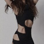Patricia Garza Instagram - Que respeto le tengo al poder de la quietud, al poder de la mente, de crear, acomodar las piezas y manifestar sin hacer ni un solo movimiento. Mi vestido es de MAGISTRAL nuestra nueva colección de @hualingerie 🤍