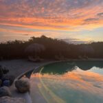 Patricia Garza Instagram - Una Navidad ☀️ Un 2023 🫣💝🪄😅 Integrando. Aprendiendo. Re-considerando. Acoplando. Creciendo. Cuestionando. Disfrutando. Amando. Conociendo. Tu?
