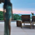Patricia Garza Instagram - Una Navidad ☀️ Un 2023 🫣💝🪄😅 Integrando. Aprendiendo. Re-considerando. Acoplando. Creciendo. Cuestionando. Disfrutando. Amando. Conociendo. Tu?