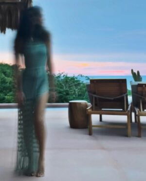 Patricia Garza Instagram - Una Navidad ☀️ Un 2023 🫣💝🪄😅 

Integrando. Aprendiendo. Re-considerando. Acoplando. Creciendo. Cuestionando. Disfrutando. Amando. Conociendo. 

Tu?