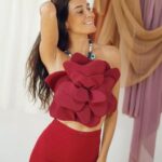 Patricia Garza Instagram - BLOOMING_ Quiero que todos florezcan y abracen cada etapa, desde el brote del botón hasta la caída del último pétalo. @hualingerie