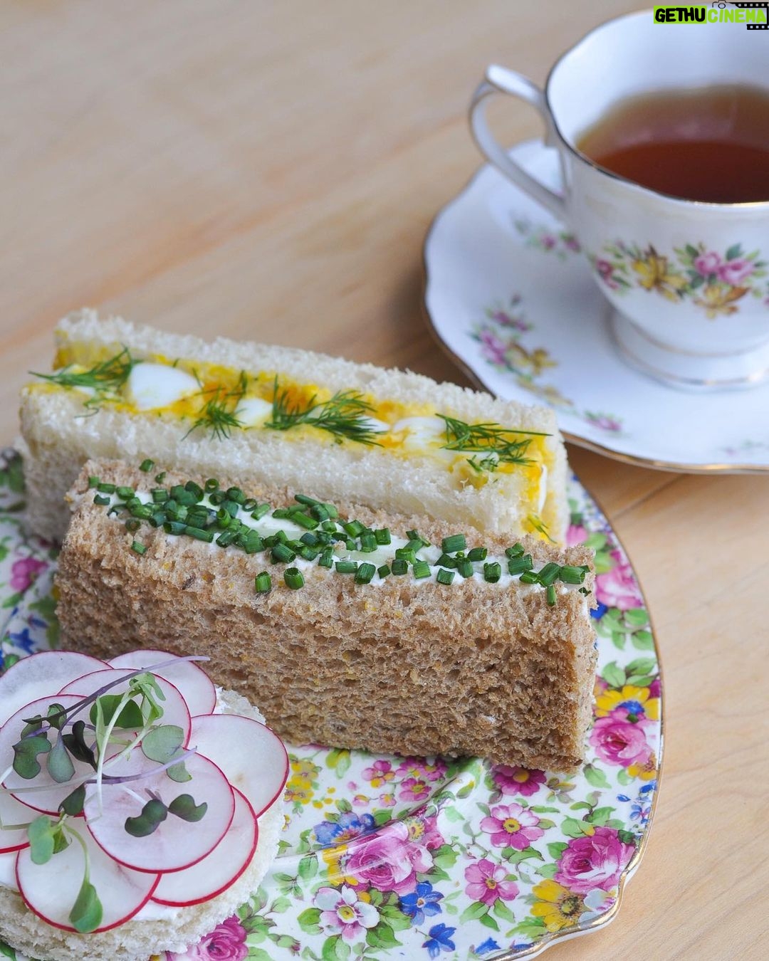 Patricia Heaton Instagram - Tea time! Getting into the spirit for the Coronation with these tea sandwiches. 🫖