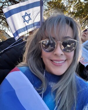 Patricia Heaton Instagram - Nothing but love 🇮🇱❤️

 #marchforisrael #MarchAgainstAntisemitism