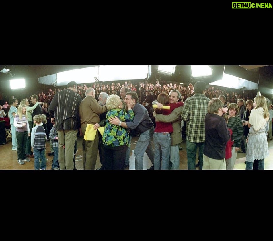 Patricia Heaton Instagram - I can't believe it’s been 18 years since the finale of #EverybodyLovesRaymond! This cast and crew will always hold a special place in my heart.