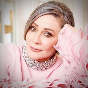 Patricia Heaton Instagram - I always have fun, and feel beautiful after working with the amazing @brettglam. We’ve known each other for years! And you always have to have @lindamedvenestyling on hand to style and @kateromeropics to capture it all in her incredible photographs.
