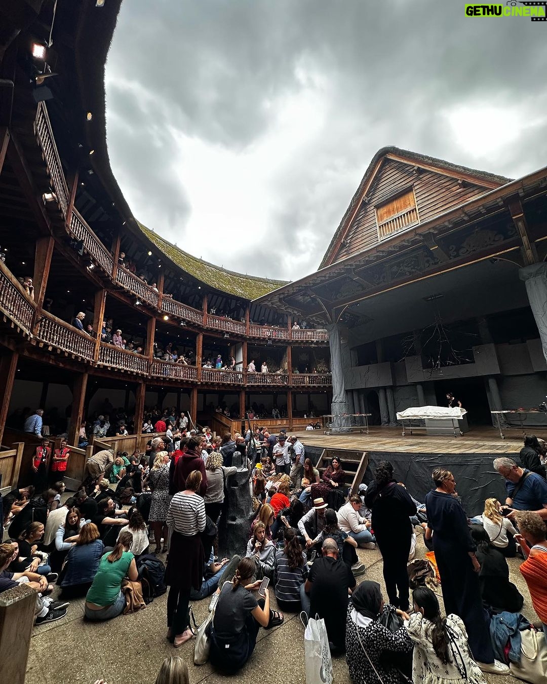 Patricia Heaton Instagram - Took in the Scottish play at @The_Globe with @valley__heat #Shakespeare #Macbeth #TheScottishPlay #ShakespearesGlobe #GlobeTheatre #ThisWoodenO #Theatre #London #Bankside Shakespeare's Globe