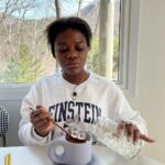 Patricia Thona Yiombi Instagram - 어제 28일끝으로 “혜미리예채파”가 끝이났습니당 먼저 우리 멤버 언니들 고맙고 행복했엉💛그 동안 시청해 주셔서 감사하고 매번 촬영 때 이쁘게 찍어주시는 감독님들 매번 좋은 리액션해주시는 모든 스태프분들 감사합니당💚 안녕👋🏾