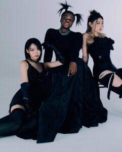 Patricia Thona Yiombi Instagram - 언니들과 함께여서 더욱 더 즐거웠던 촬영💙 @dazedkorea @hmlycp