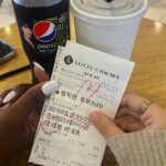 Patricia Thona Yiombi Instagram - 너 만나구 마지막에 2명의 친구들과 합해지고 노래방가고 미친듯이 놀고 집 와서 욕조에서 씻다가 졸뻔….. 그만큼 행복~~~했따ㅏ♥️ Gwangju