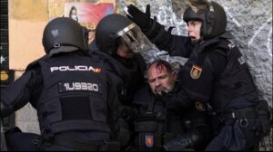 Patrick Criado Instagram - "ANTIDISTURBIOS" de Rodrigo Sorogoyen.
Disponible temporada completa en @movistarplus.

GRACIAS a todos los que han hecho posible realizar esta serie. A todos y cada uno de los miembros de un equipo que se ha dejado la piel, un equipo profesional, que ha sudado sangre para que podáis ver el resultado final, y con el que ha sido un honor trabajar.
Sin vosotros, nada de esto sería posible.
Gracias compañeros!
@caballofilms
 
👏👏👏👏