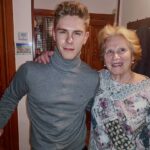 Patrick Criado Instagram - Por muchos más años a tu lado, Lila. Eres la más grande! La abuela más cañera 😃😍🤟