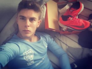 Patrick Criado Instagram - Ya tenemos todo listo para correr la San Silvestre 2017! A tope con los "Peaky Fucking Runners" madafakaa!!
#llegaremos #dametiempo #sansilvestre2017 #nike