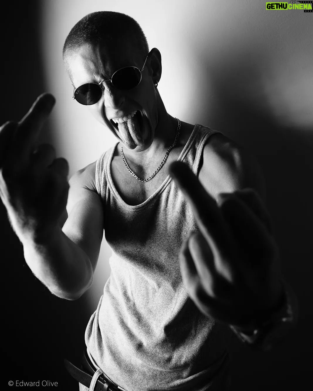 Patrick Criado - 14.1K Likes - Un whisky con coti y un gin con tónica
Chin chin, chica.
Por mi silencio y su semántica .
(...)
Hombre fuerte levanta si cae
pisa si le pisan,
hombre débil solo vale para poner excusas.
(...)
Lo jodido es avanzar sin avistar el horizonte,
Pero al final todo llega.
Sé paciente,
Todo queda entre los de siempre.
Solo trata de no traicionarte
Cuida lo que eres
Y en quién te conviertes.
(...)
ESTA VA POR LOS QUE LUCHAN POR SALIR DEL BARRIZAL.
Charlie, Hijos Bastardos.
Pic by
@edwardolive1