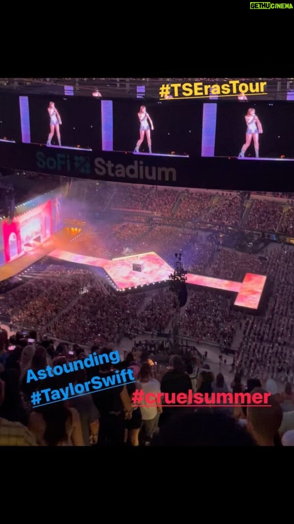 Patrick Fabian Instagram - @taylorswift at @sofistadium Show#5….cannot say enough how gobsmacked, elated, thrilled & charmed I was by the whole show. Simply Amazing. #SwiftieForLife