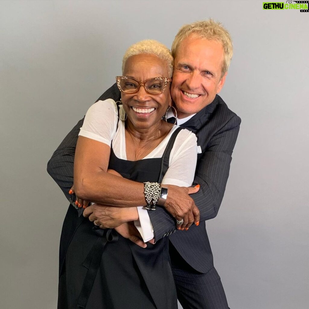 Patrick Fabian Instagram - @veryjennystyling is responsible for creating #HowardHamlin ‘s look…. She’s a Wardrobe Designer Extrordinaire and those suits have done 90% of the work for me…..a great example of Wardobe informing how to play a character…..from the first time I got poured into one, I felt terrific…cannot thank #JenniferBryan enough.💙💙💙💙💙💙 And @distefanoitaly are the fabulous tailors who made them….attention to detail and line, the gentleman & ladies who hand made these suits forever have my gratitude and love. And no, I didn’t get to keep any of Howards’ suits, so I went to @distefanoitaly and had them cut me a couple of my own. (You can, too!) 💙🙏💙🙏💙🙏💙 #bettercallsaul #hamlinidgoblue @amc_tv @sptv @bettercallsaulamc