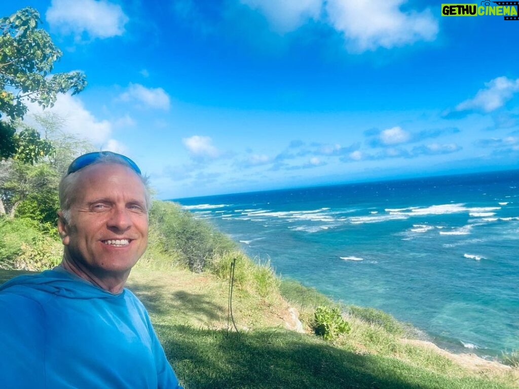 Patrick Fabian Instagram - Have a Happy Hiking Weekend! #Diamondheadpoint #oahu #hawaii @freeflyapparel @thenorthface @officialmauijim #nature #hiking