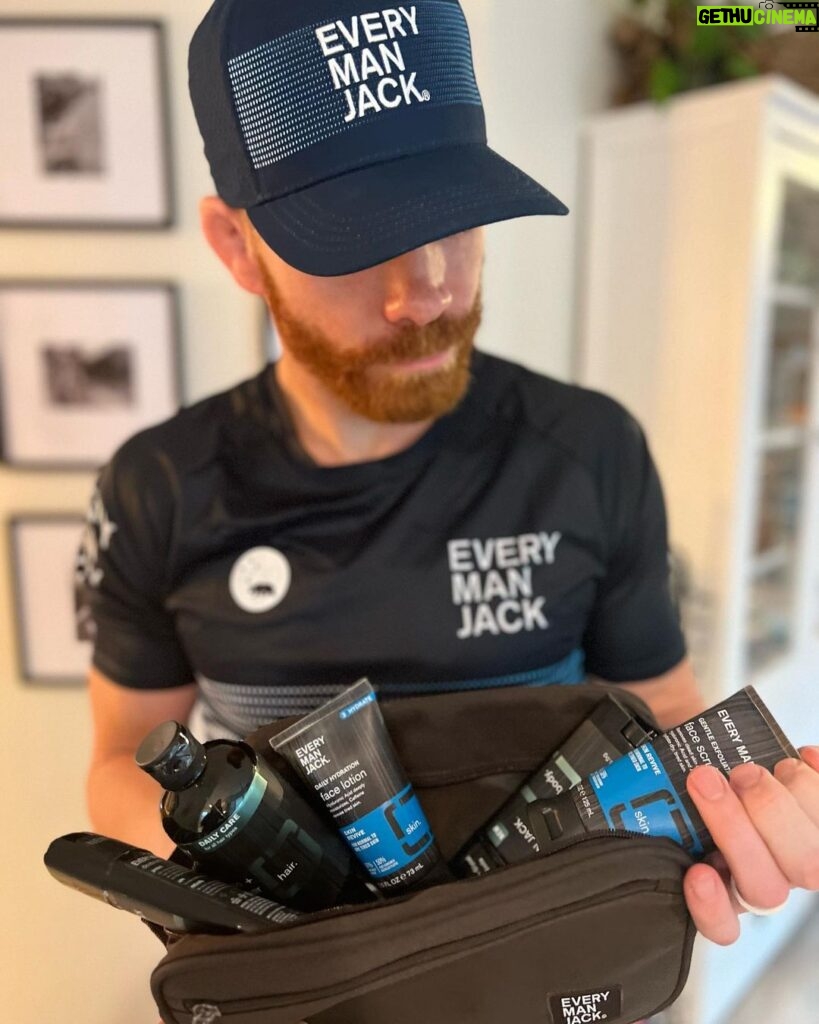 Paul Felder Instagram - I am extremely excited to announce that I will be racing for @emjtriteam in 2023!! This is an incredible group of athletes as well as just good people. Time to step up my game big time. Wearing this kit means I gotta go fast! Let’s go! And @christine.cwpc and my daughters are happy I will now smell much better 😂 @emjtriteam @everymanjack #irishdragon #ironlung #EMJTEAM #trainhard #racefast #smellawesome