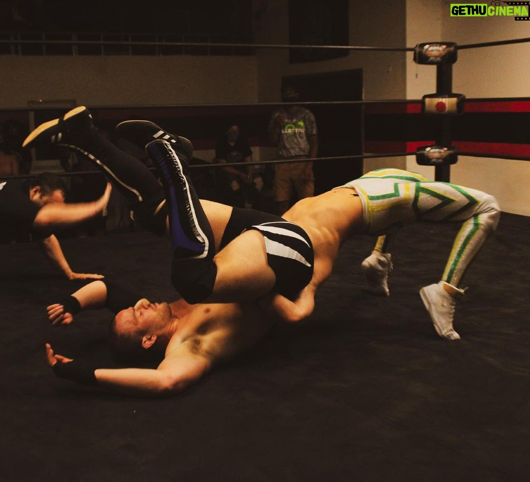 Paul Gruber Instagram - German Suplex Hold 📸: @calluxpw Worldwide Wrestling Dojo