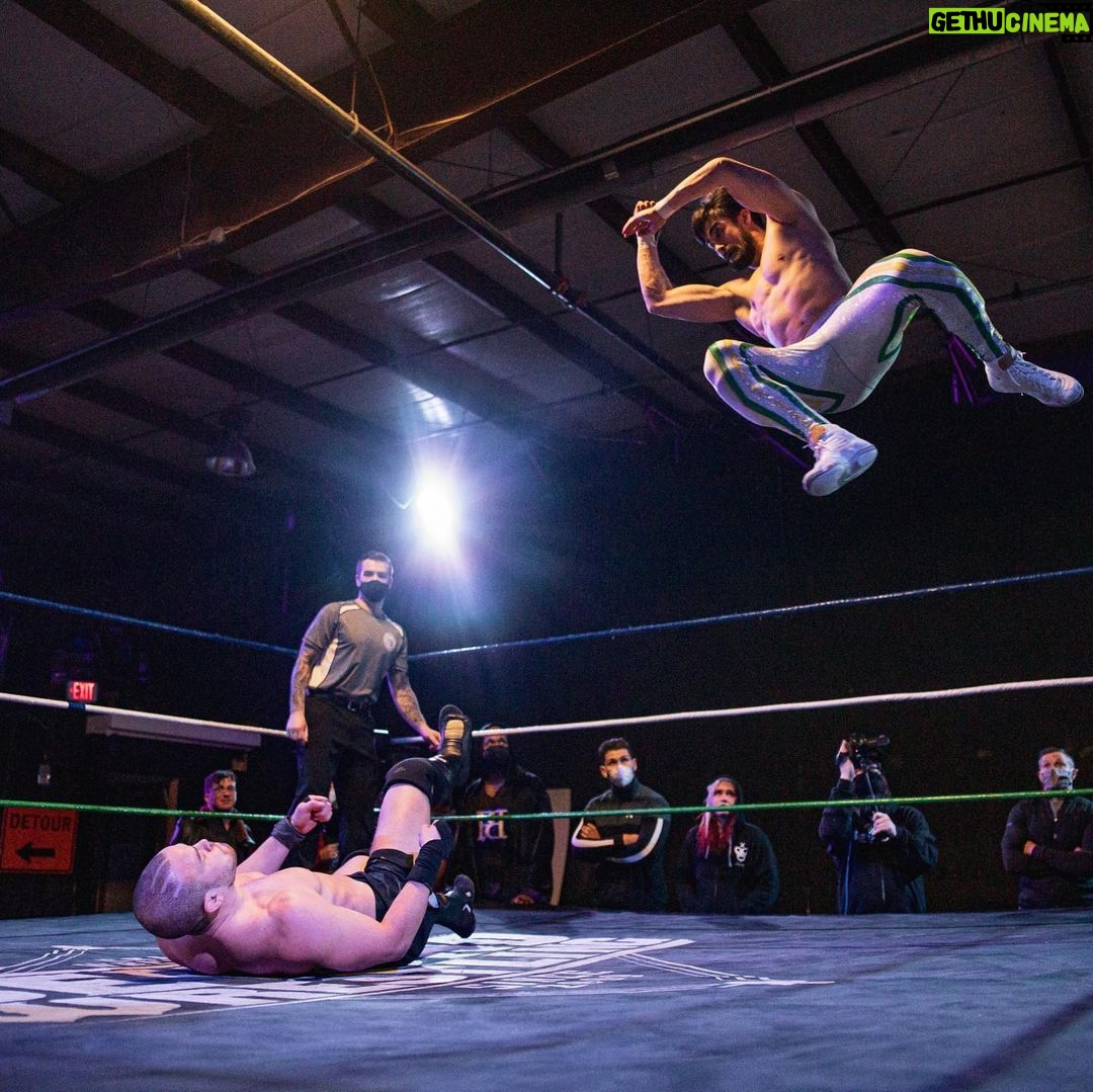Paul Gruber Instagram - Elbows for days. Check out my recent encounters with @matthewmakowski on @independentwrestlingtv for @beyondwrestling and Youtube for Hybrid Wrestling! 📸: @jayleephotographyac