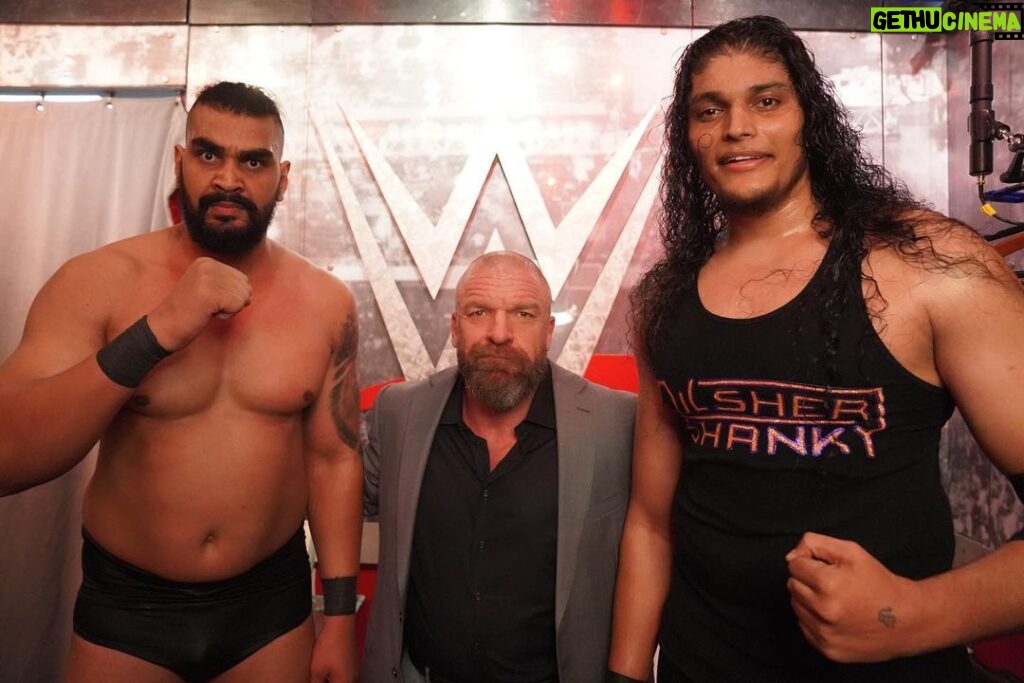 Paul Michael Lévesque Instagram - Dilsher Shanky and Giant Zanjeer are creating their own reality in @WWE and the sky is the limit ... literally! #WWESuperSpectacle @wweindia