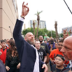 Paul Michael Lévesque Instagram - An electric feeling before tonight’s episode of #Smackdown. @stephaniemcmahon and I couldn’t wait to see the @WWE Universe! We’re live on @foxtv in less than a half hour from Houston, TX!!! #WelcomeHome @wweonfox @toyotacenter