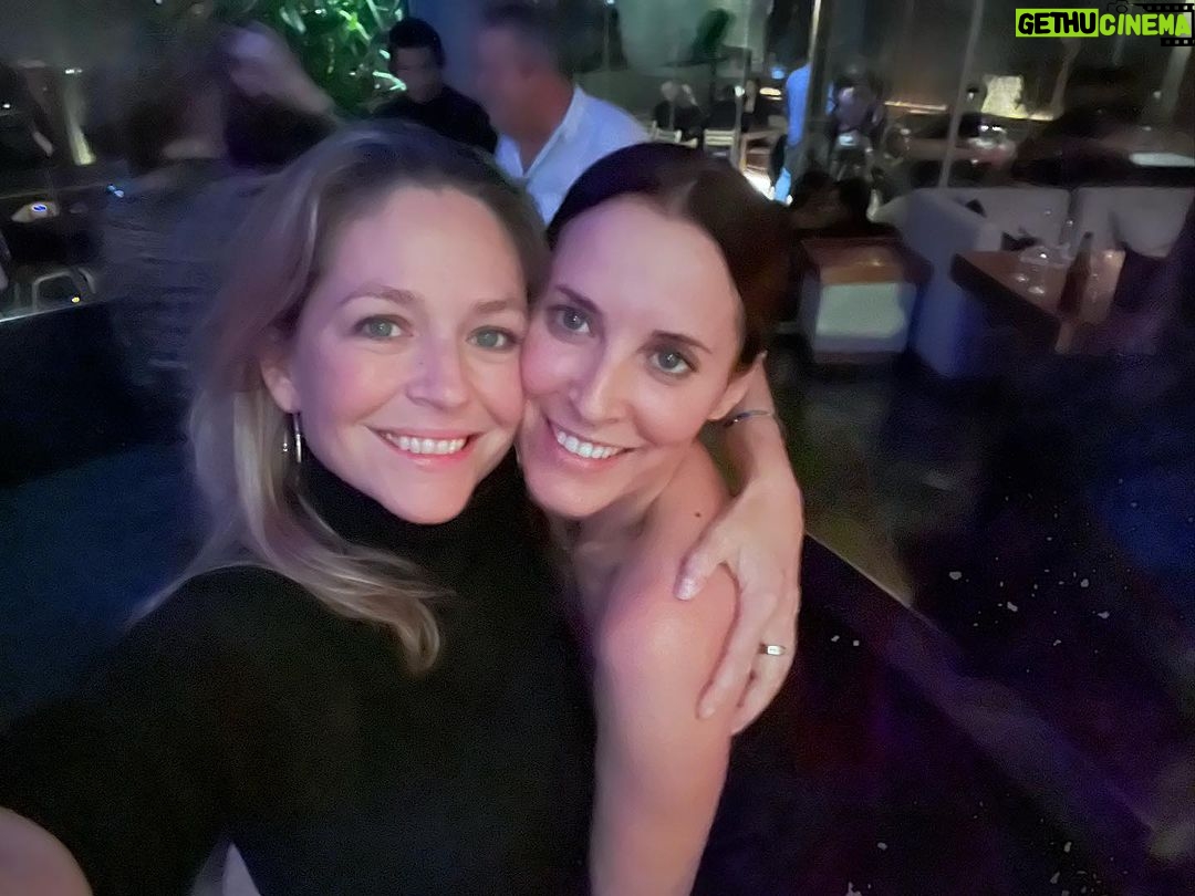 Paula Lobo Antunes Instagram - Ontem foi assim….❤️ Não consegui escolher…🤣 #nofilter #justlaughingtogethersince1856 SILK CLUB