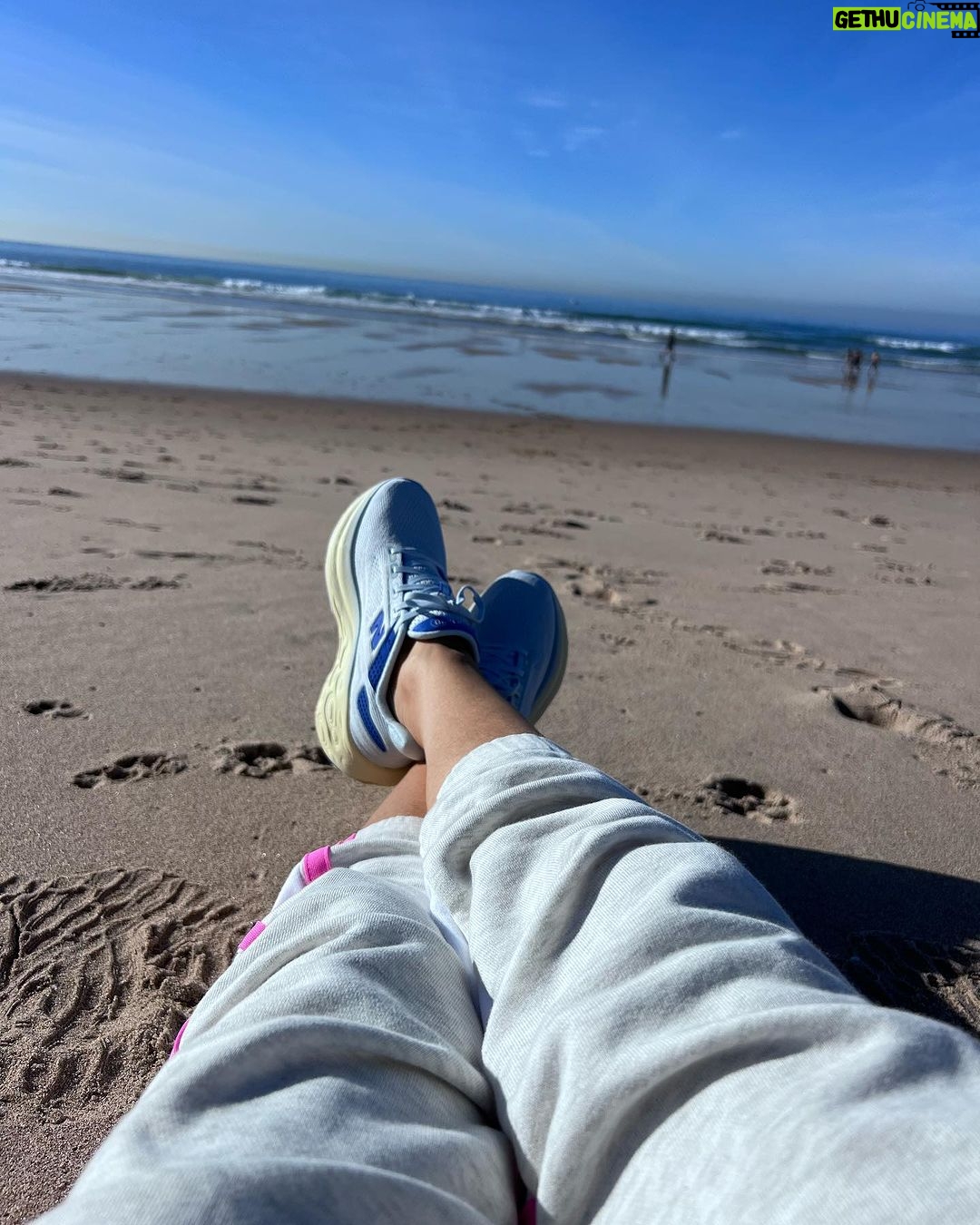 Paula Lobo Antunes Instagram - Morning walk… ☀️