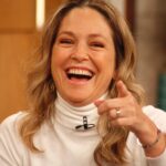 Paula Lobo Antunes Instagram - Sabia que a Paula Lobo Antunes nasceu em Nova Iorque? 🇺🇸 Viajámos até essa altura através das melhores fotografias da sua vida! 🤩 A Paula veio com a @makeawishportugal, da qual é embaixadora, e trouxeram-nos o seu primeiro livro 👏