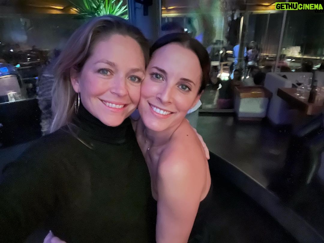 Paula Lobo Antunes Instagram - Ontem foi assim….❤️ Não consegui escolher…🤣 #nofilter #justlaughingtogethersince1856 SILK CLUB