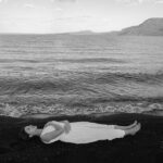 Paula Luchsinger Instagram – Somos @destierra_cl + @paulaluchsinger
Buscamos visibilizar el daño medio ambiental a través de la fotografía, registrando la relación entre cuerpo y paisaje.

#lagovillarrica #surdechile
#cuidemoselagua #salmoneras #alevines
#cuidemoselplaneta #madretierra #fotografía
#fotografasmujeres #womenphotography Lago Villarica