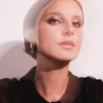 Paula Luchsinger Instagram – Muchas gracias a este equipo maravilloso ♥️
💋 @polipico @chanel.beauty 
📸 @carlosortegaphoto 
🤵‍♀️ @chanelofficial @parcomunica 

Que me acompañó ayer en @premioscaleuche de @somoschileactores 🌹🌹🌹