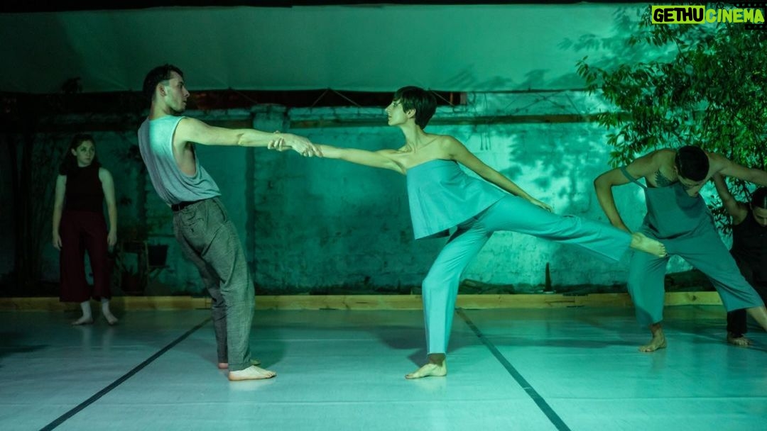 Paula Luchsinger Instagram - Ayer bailando con mi amigo @imanol.ibarra0 en la residencia de la maestra @elirodriguezleb en @pulso.danza Gracias @nfpro_ por la foto 🧚🧚🧚🧚