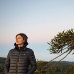 Paula Luchsinger Instagram – La actriz Paula Luchsinger @paulaluchsinger estuvo de visita en @destino_nahuelbuta para descubrir algunos de nuestros atractivos y por su puesto el valor de su gente.

Partimos el día viendo el amanecer en el Parque Nacional Nahuelbuta hasta el mirador la Piedra del Águila, subimos de noche para ver todo el espectáculo. Seguimos hacia la Araucaria madre, araucaria milenaria de más de 2000 años aproximadamente, y terminamos el día cerca de las artes y le presentamos a nuestra invitada el icónico Cinema Pastene, por supuesto después probamos unas deliciosas pastas en Montecorone @montecorone_cp 

@destino_nahuelbuta #elvalordesugente 

#parquenacionalnahuelbuta #parquesnacionales #trekking #mirador #piedraselaguola #lapiedradelaguila #atractivosdechile #araucania #malleco #nahuelbuta #cordilleradenahuelbuta #actrizchilena #tvchilena #cinemapastene #pastafresca #surdechile