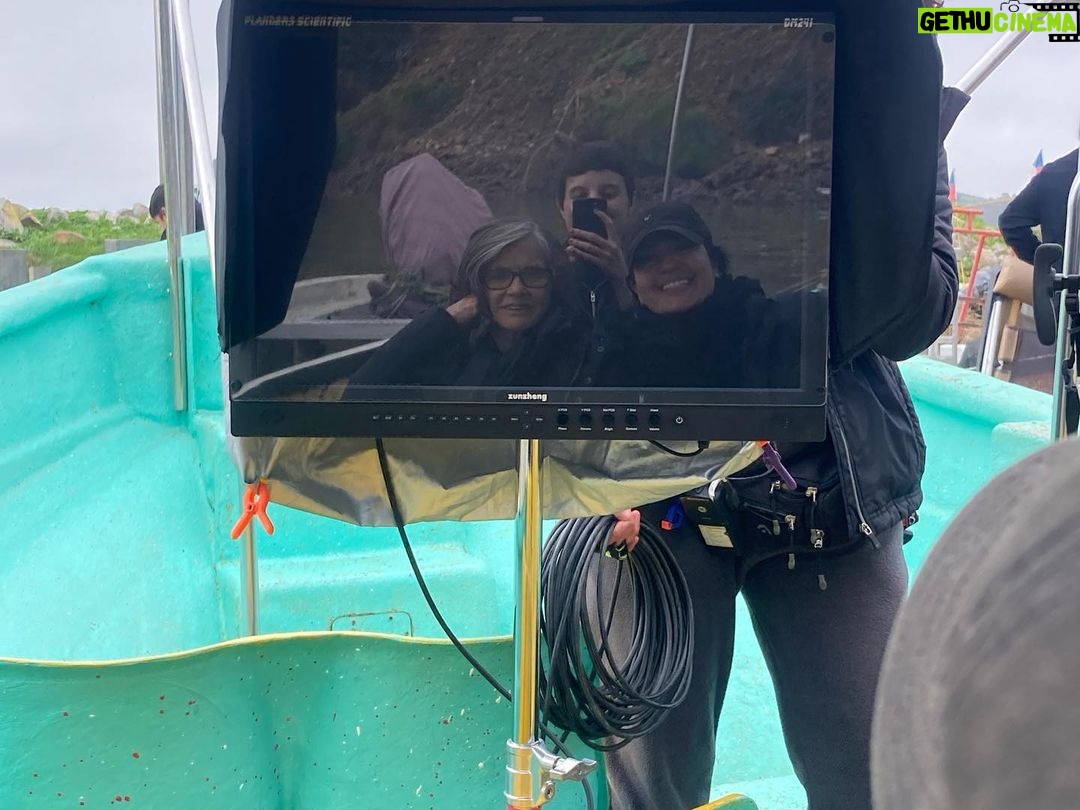 Paula Luchsinger Instagram - Algunas fotos del rodaje de El Conde 🦇 Que suerte poder trabajar con equipos tan talentosos y poder aprender de ellos y ellas. No tengo fotos con todxs pero les agradezco y los llevo en mi ♥️