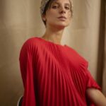 Paula Luchsinger Instagram – 🌹🌹🌹🌹🌹 

Muchas gracias @maria_paz_urra_ por el maquillaje y el más lindo casquette, @paolaagullo @thevintage_sisters por el vestido hermoso de los 60’s, @carlosortegaphoto por estas fotos increíbles y @pia.glsswrks por mi anillo amado🦋