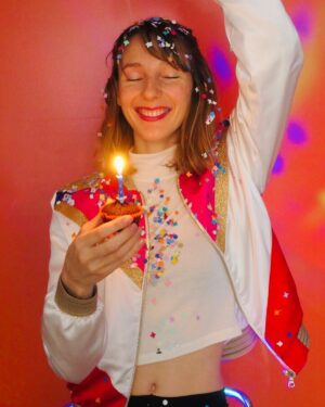 Pauline Clément Instagram - Anniversaire confiné 🎁🧁 / On s’amuse comme on peut ... ✨😘