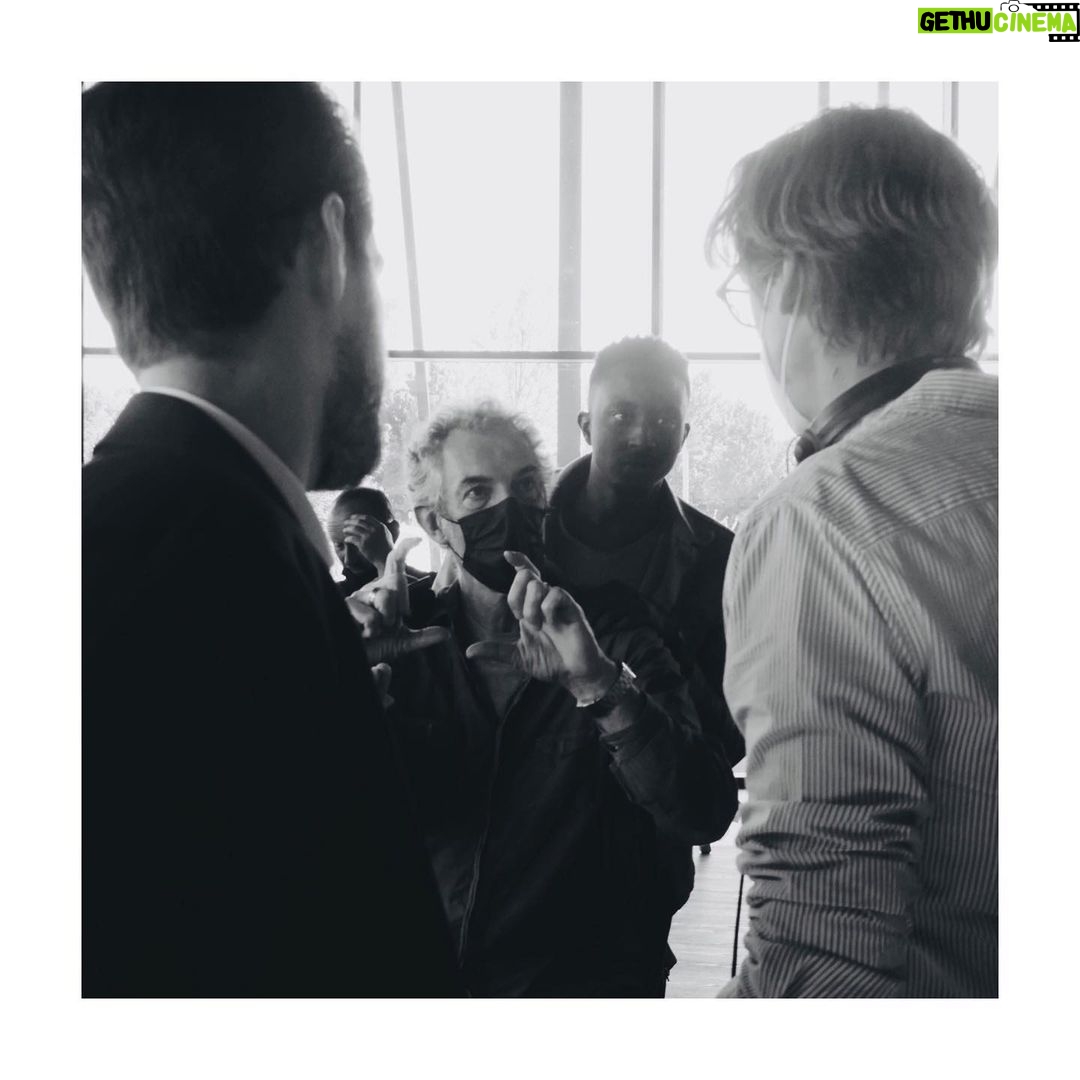 Pauline Clément Instagram - Clap de Fin " Jumeaux mais pas trop " réalisé par @wilmeance & @olivierducray 🍿🎬🍿 @ahmed_sylla @bertrand_usclat @romainlancry @gerardjugnot.off @laurianeescaffre @yvonnickmuller @marcriso @medi.sadoun @ladjidoucoure7 @josephineose Isabelle Gelinas, Jean Luc Bideau, Jean Michel Lahmi, @guillaume_carcaud @antoinepezet @denisrou @johanncuny ... ... 😍💐💐😘