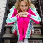 Pauline Clément Instagram - 💖 Moitié.e.s 💖 C’est un programme court qui parle d’amoureux(ses ) ,de différentes façons d’aimer, et de cette étrange forme sociale appelée : le couple. Le premier épisode sort ce soir à 18h ♥️ Et : Tous les samedis à midi en clair sur Canal+ ✨ Puis tous les mercredis sur la chaîne du studio Bagel 🥯 ! / et sur Mycanal Big Love sur ( entre autres ) : @felixguimard @bertrand_usclat @martindarondeau @k_llipyge @alexandreblain_ @loucsn @manontalva …