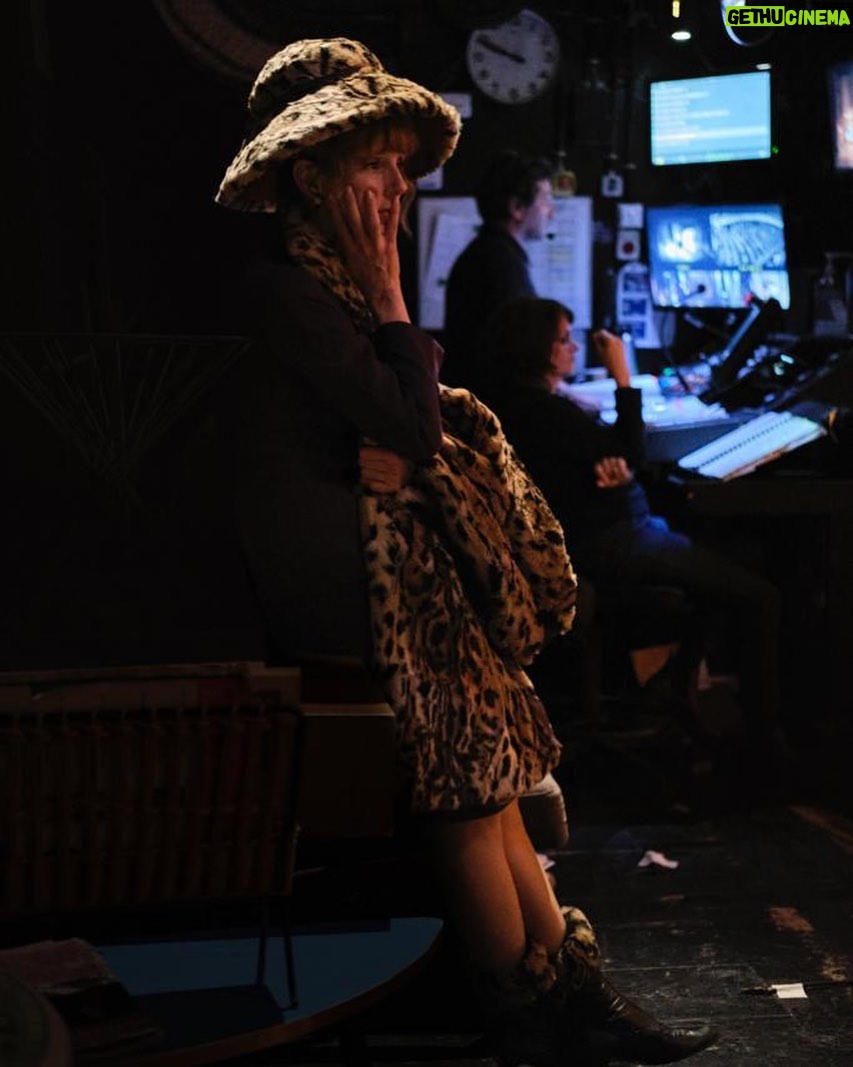 Pauline Clément Instagram - 🐆 La Puce a l’oreille 🐆 Dernière de la saison. @yoanngasiorowski grand reporter de coulisses ♥️❤️ Comédie-Française