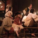 Pauline Clément Instagram - " Jean-Baptiste, Madeleine, Armande et les autres… " Reprise à partir du 12 octobre 🕯 Mise en scène: Julie Deliquet Photos : Brigitte Enguérand Comédie-Française