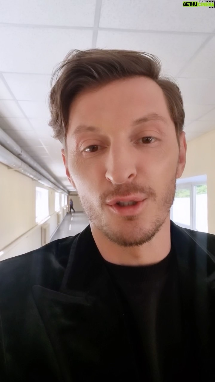 Pavel Volya - 81.9K Likes - В начале лета попал в топ-10 рейтинга доверия россиян «Ромир», до сих пор получаю поздравления. Все это оказалось для меня неожиданным, но очень приятным. Долго не писал и не говорил об этом, стеснялся. Но сейчас хотел бы просто поблагодарить всех вас. Спасибо за доверие!