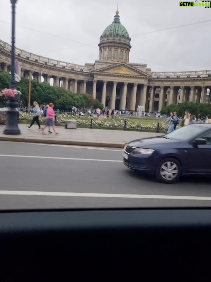 Pavel Volya - 28.2K Likes - Провели несколько дней в Петербурге. Питер, ты - кайф!
До новых встреч! А встречаемся мы 1 декабря в СК Юбилейный. Буду лупить самый большой круговой стендап. Билетики уже на pavelvolya.com