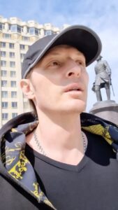 Pavel Volya Instagram - Саратов, красота! Встречаемся в 19:00 на концерте в ЛДС Кристалл. А я пошел гулять! Saratov, Russia