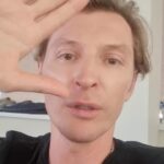 Pavel Volya Instagram - Спасибо всем, кто был сегодня на открытии @vsegazin.ru. Было классно и очень душевно! Двигаемся дальше, на очереди концерты! 28 апреля - Ярославль, КЗЦ Миллениум 29 апреля - Ульяновск, Волга-Спорт-Арена; 30 апреля - Чебоксары, Чебоксары-Арена. Я заряжен, буду обязательно! Если еще не купили билеты, дуйте бегом на pavelvolya.com Жду встречи в залах!