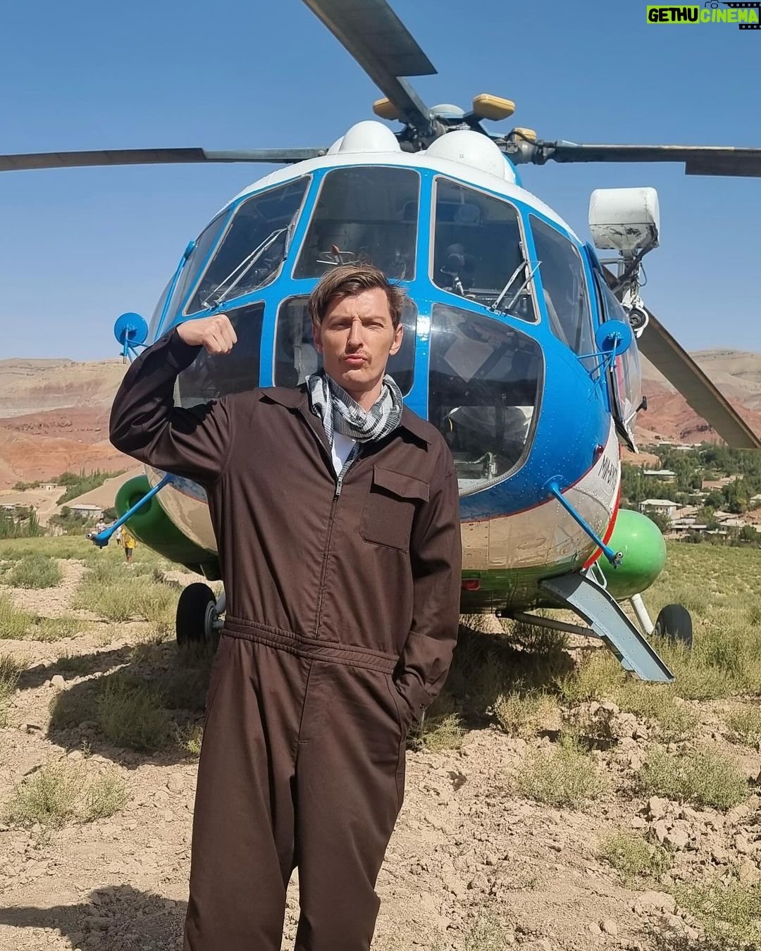 Pavel Volya - 42.7K Likes - Узбекистан, спасибо за прием! Прекрасный месяц съемок #ВыжитьвСамарканде. Спасибо каждому, кто принимал участие. Это было классно!
Вас ждет невероятный сезон! Скоро на ТНТ.
Ну что, полетели дальше. Завтра стартует мой стендап-тур по городам. Завтра и послезавтра аж два концерта в Нижнем Новгороде. Билетов нет, закончились. Со всеми счастливыми обладателями билетов встречаемся в 19:00 в КЗ Юпитер!
