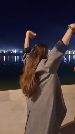 Pavel Volya Instagram - Вечерние прогулки по Самарканду с @liasanutiasheva