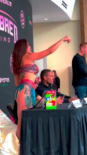 Pearl Gonzalez Instagram - Press conference sure was sweet! 🍬🤪

✌🏼days!! @gamebredboxingpromotions 🥊📺